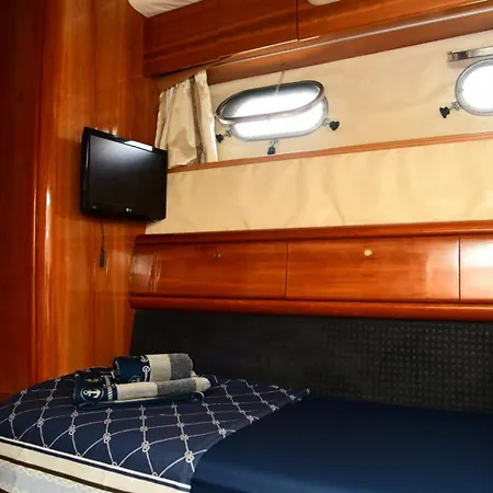 Botel Ottoman 07 Private Yacht Experience *