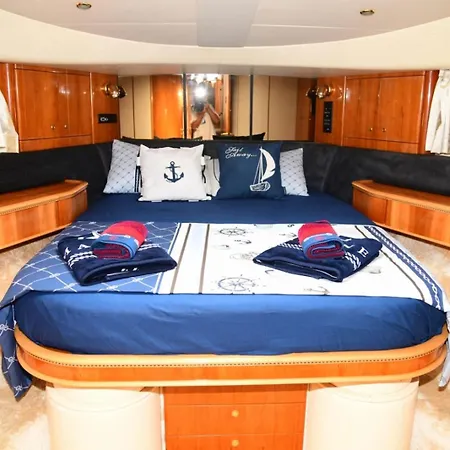 Botel Ottoman 07 Private Yacht Experience Side